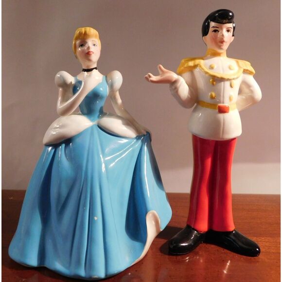 Disneyland Cinderella and Prince Pottery Figurines Those Days Tokyo Japan - Picture 1 of 9
